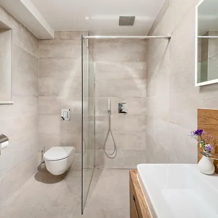 לינה וארוחת בוקר Basca