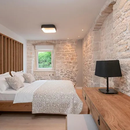 krevet i doručak Basca 4*