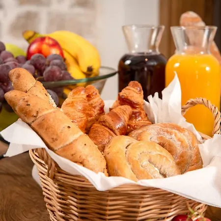 krevet i doručak Basca 4*