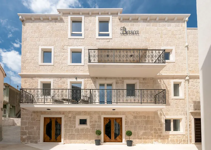 krevet i doručak Basca 4*